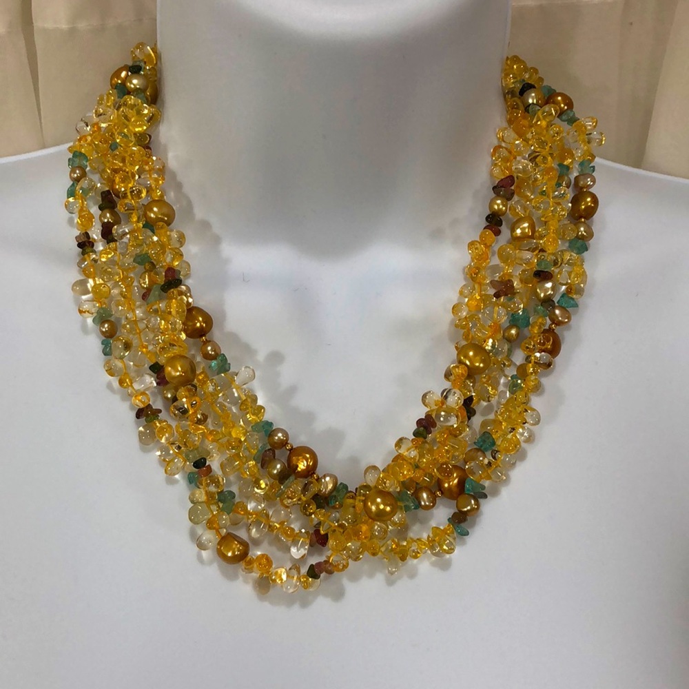 Necklace/ chokers gold